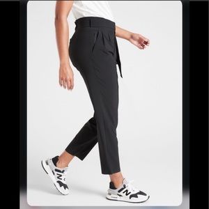 ATHLETA | Featherweight Skyline Paper Bag Pants Black 6T